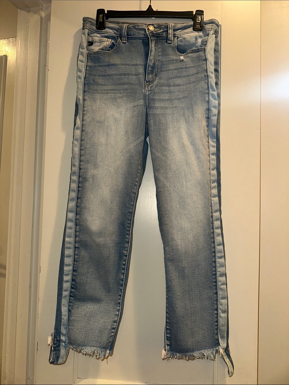 KanCan Light Wash Straight Leg Jeans with Frayed Hem